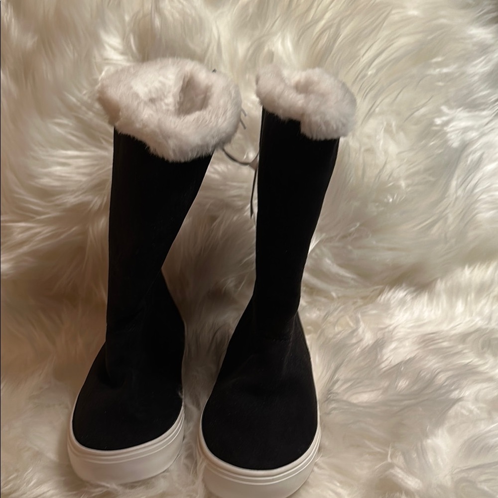Girl's Black Fur-Lined Boots